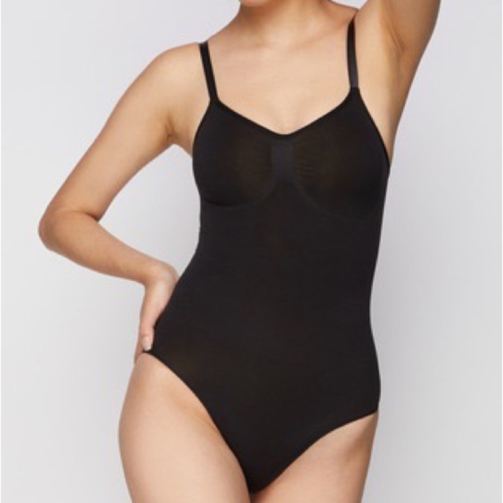 SKIMS SCULPTING BODYSUIT W/SNAPS